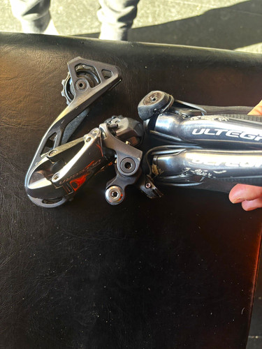 Damaged shimano ultegra di2 - shimano,